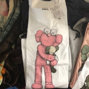 Kaws x uniqlo summer 2019